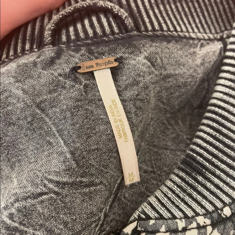 FREE PEOPLE BOMBER JACKET - Picture 5 of 5